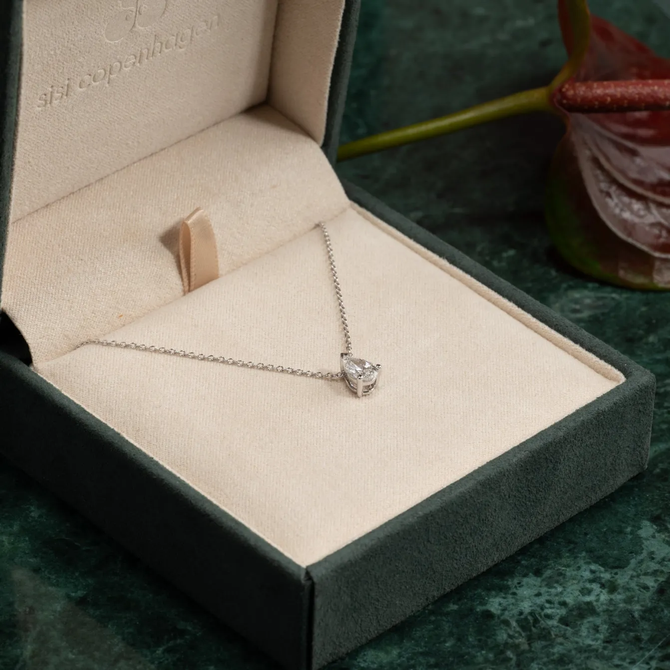 SOLITAIRE PEAR DIAMOND PENDANT - 0.65ct - WG
