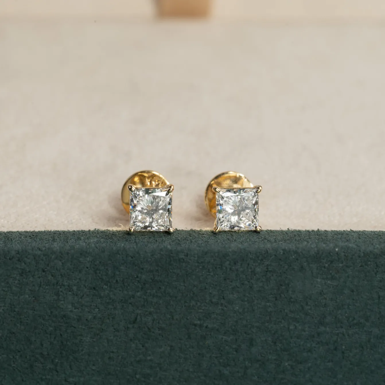 SOLITAIRE PRINCESS-CUT DIAMOND STUD EARRING - 1.15ct - YG