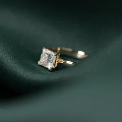 SOLITAIRE PRINCESS-CUT DIAMOND RING - 0.75ct - YG
