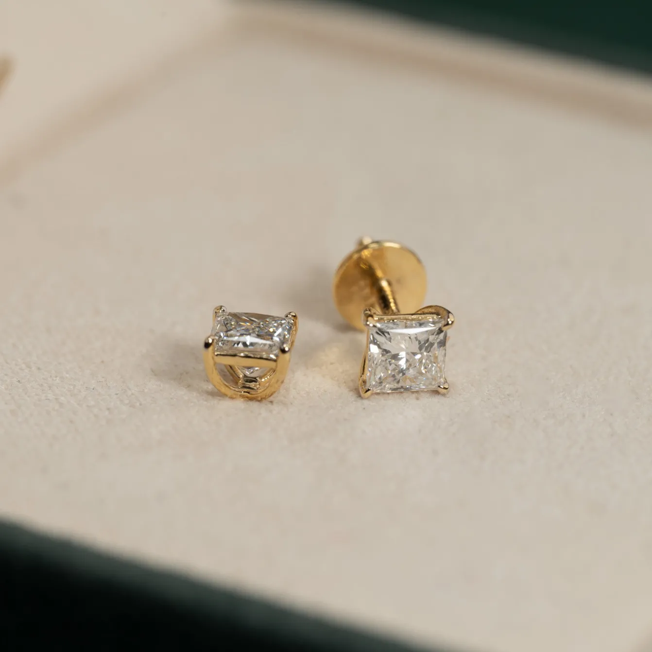 SOLITAIRE PRINCESS-CUT DIAMOND STUD EARRING - 1.15ct - YG