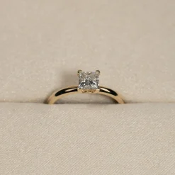 SOLITAIRE PRINCESS-CUT DIAMOND RING - 0.75ct - YG