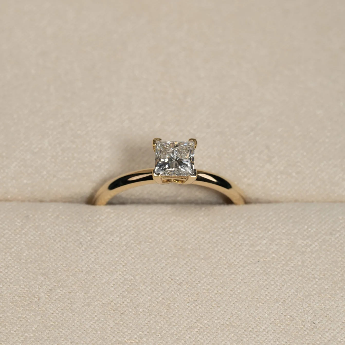 SOLITAIRE PRINCESS-CUT DIAMOND RING - 0.75ct - YG