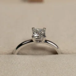 SOLITAIRE PRINCESS-CUT DIAMOND RING - 0.75ct - WG