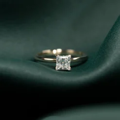 SOLITAIRE PRINCESS-CUT DIAMOND RING - 0.75ct - YG
