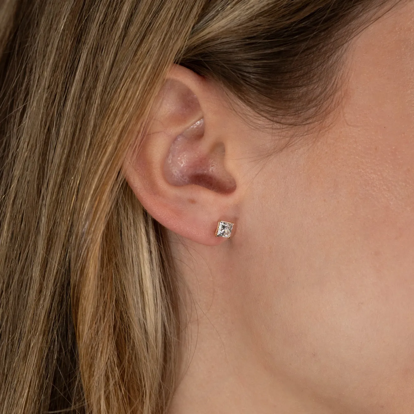 SOLITAIRE PRINCESS-CUT DIAMOND STUD EARRING - 1.15ct - YG