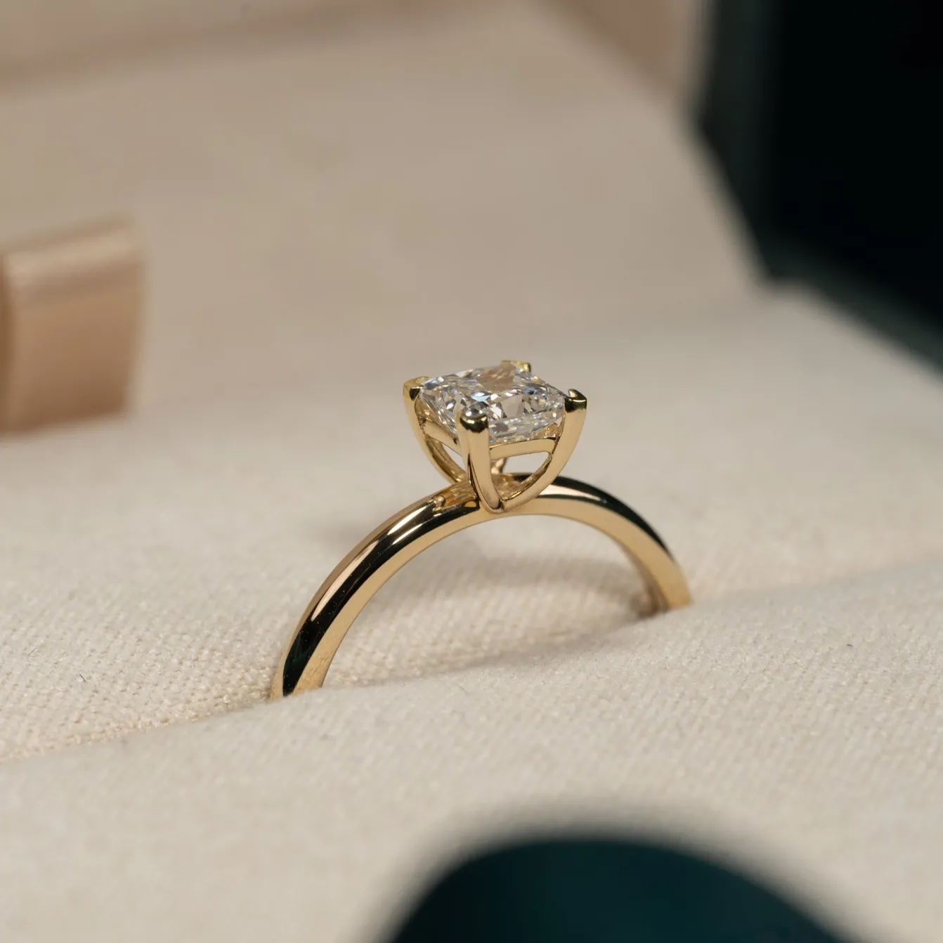 SOLITAIRE PRINCESS-CUT DIAMOND RING - 0.75ct - YG