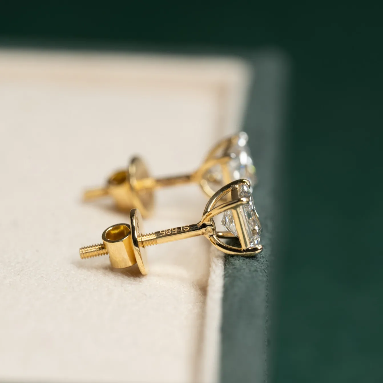 SOLITAIRE PRINCESS-CUT DIAMOND STUD EARRING - 1.15ct - YG
