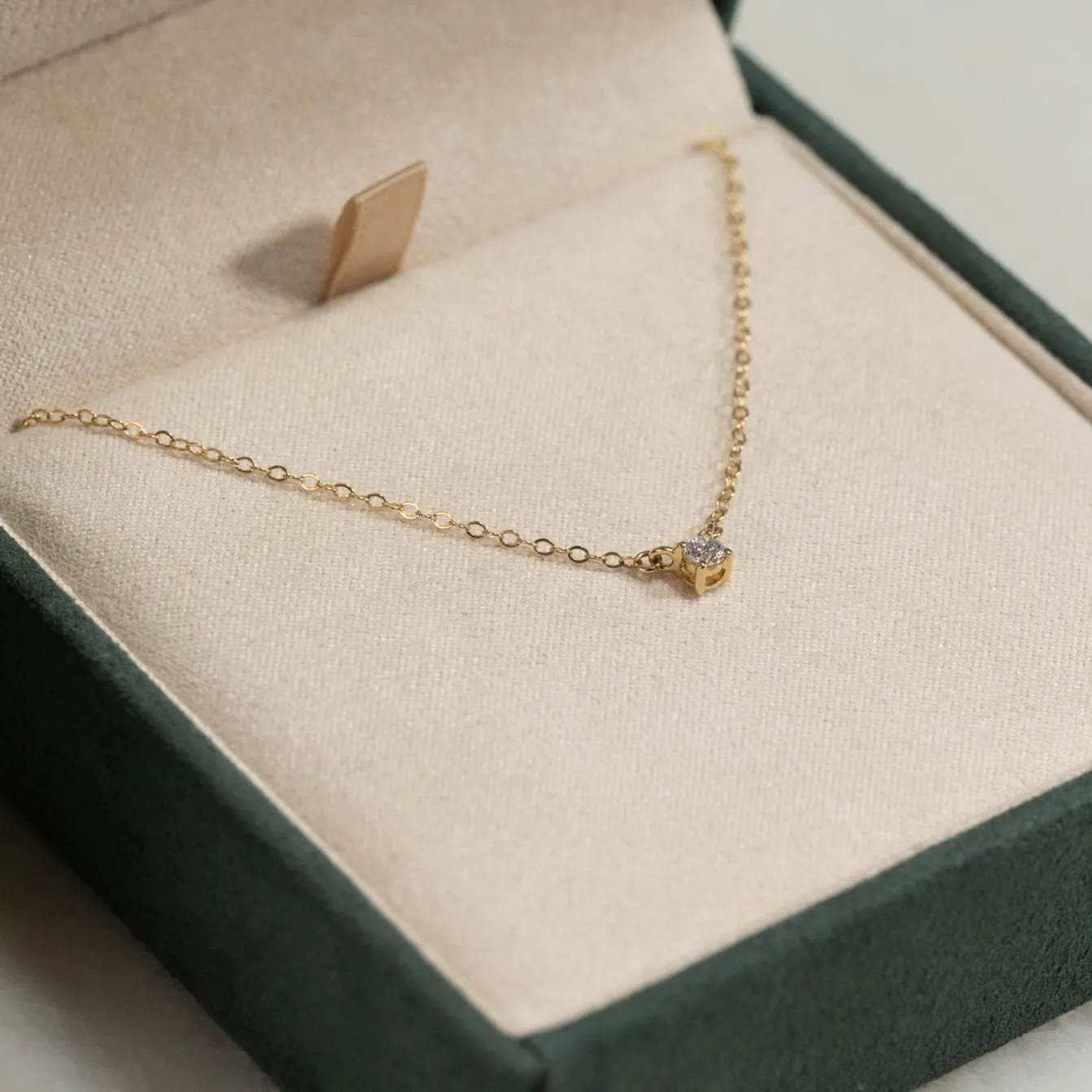 SOLITAIRE PRONG DIAMOND NECKLACE - 0.1ct - YG