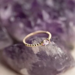 ST7011AM - PURPLE AMETHYST SOLID GOLD RING - Sisi Copenhagen