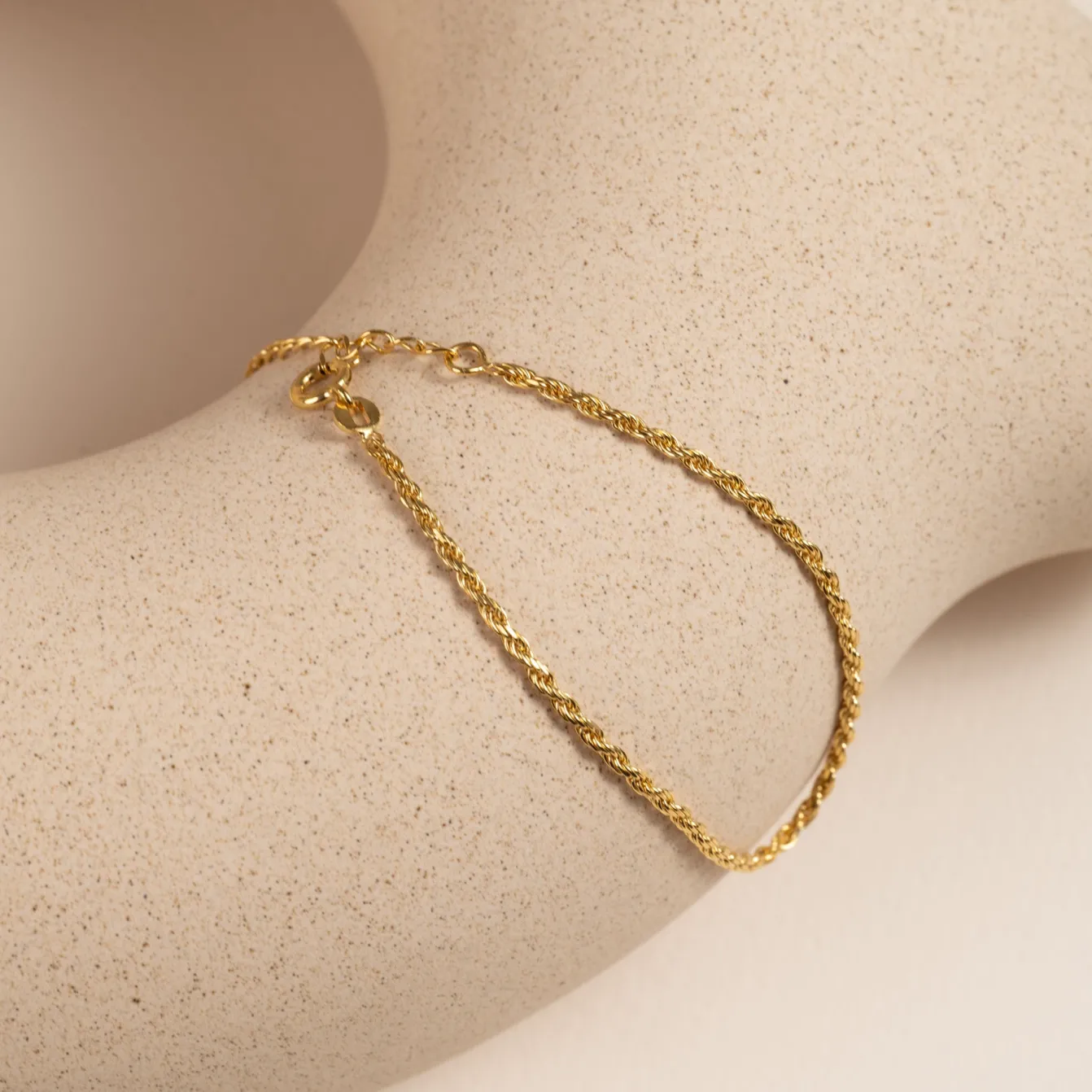 SVEA SMALL GOLDEN BRACELET