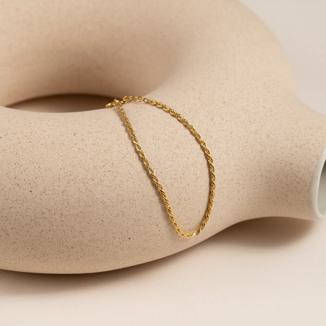 SVEA SMALL GOLDEN BRACELET
