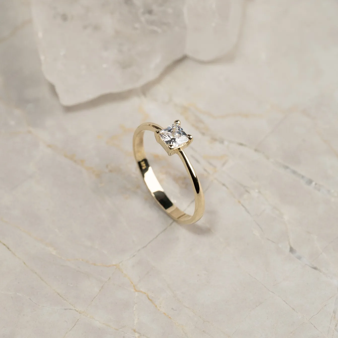TETRA CRYSTAL SOLID GOLD RING