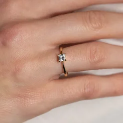 TETRA CRYSTAL SOLID GOLD RING