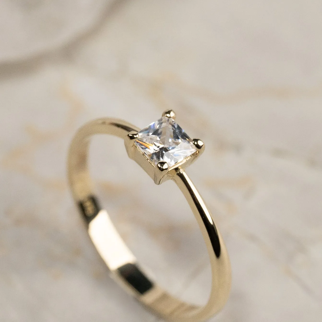 TETRA CRYSTAL SOLID GOLD RING