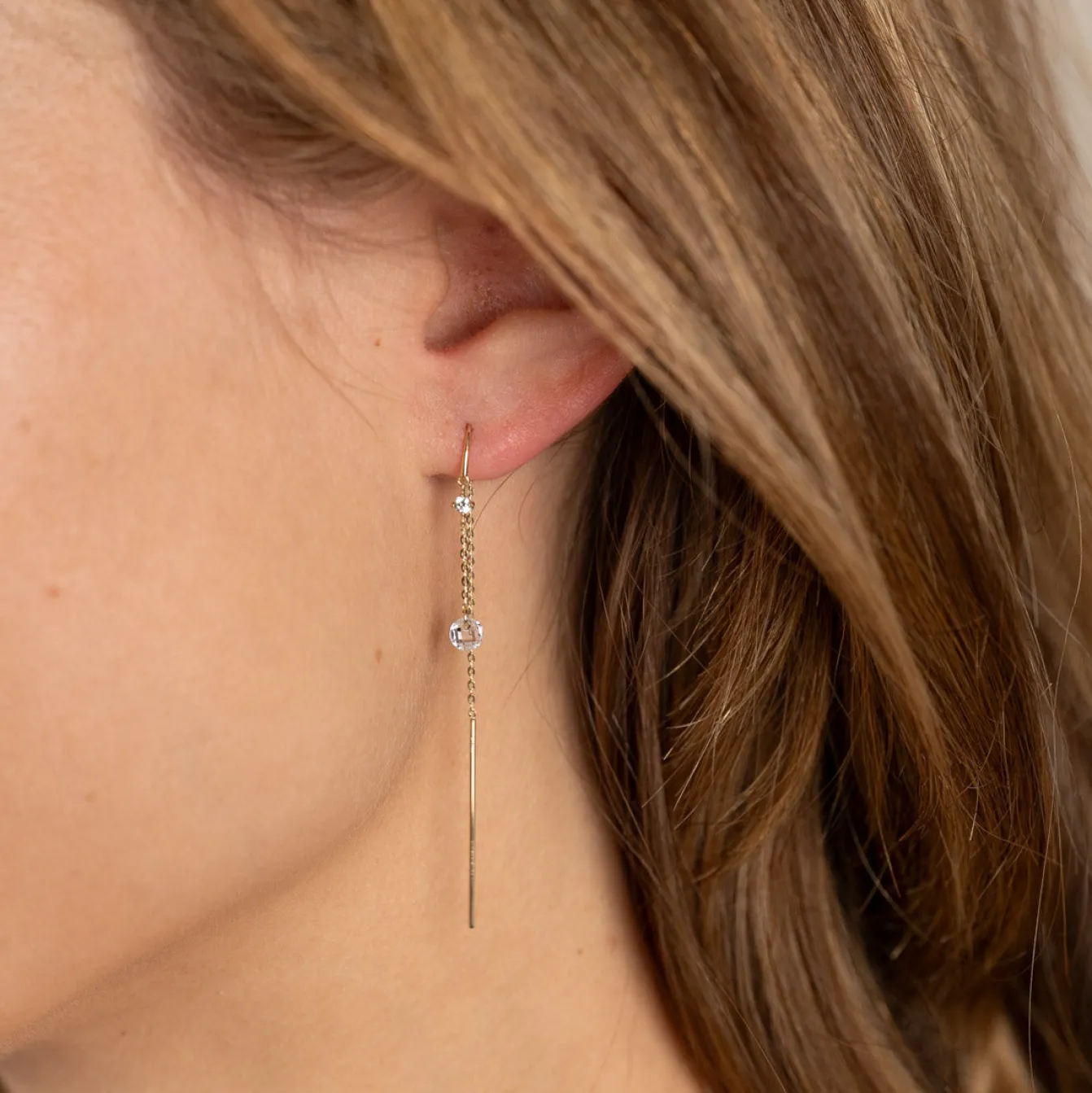THEODORA CRYSTAL SOLID GOLD EARRING