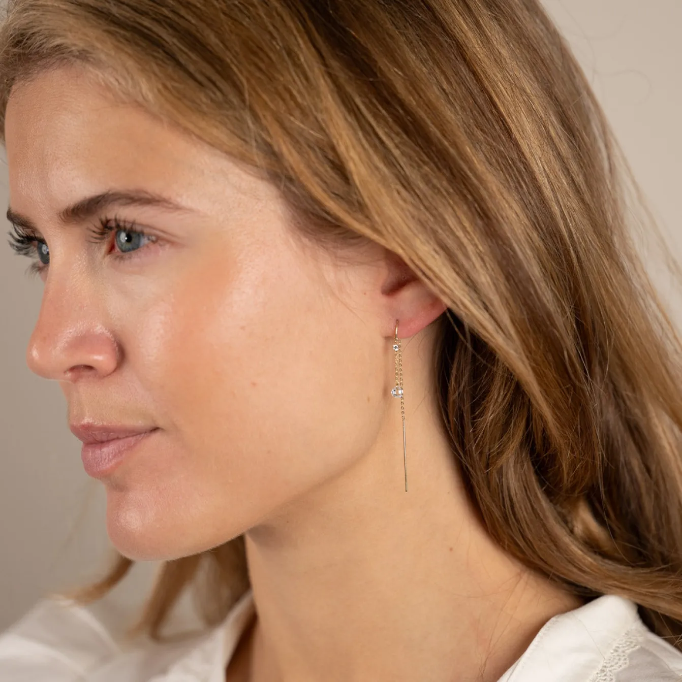 THEODORA CRYSTAL SOLID GOLD EARRING