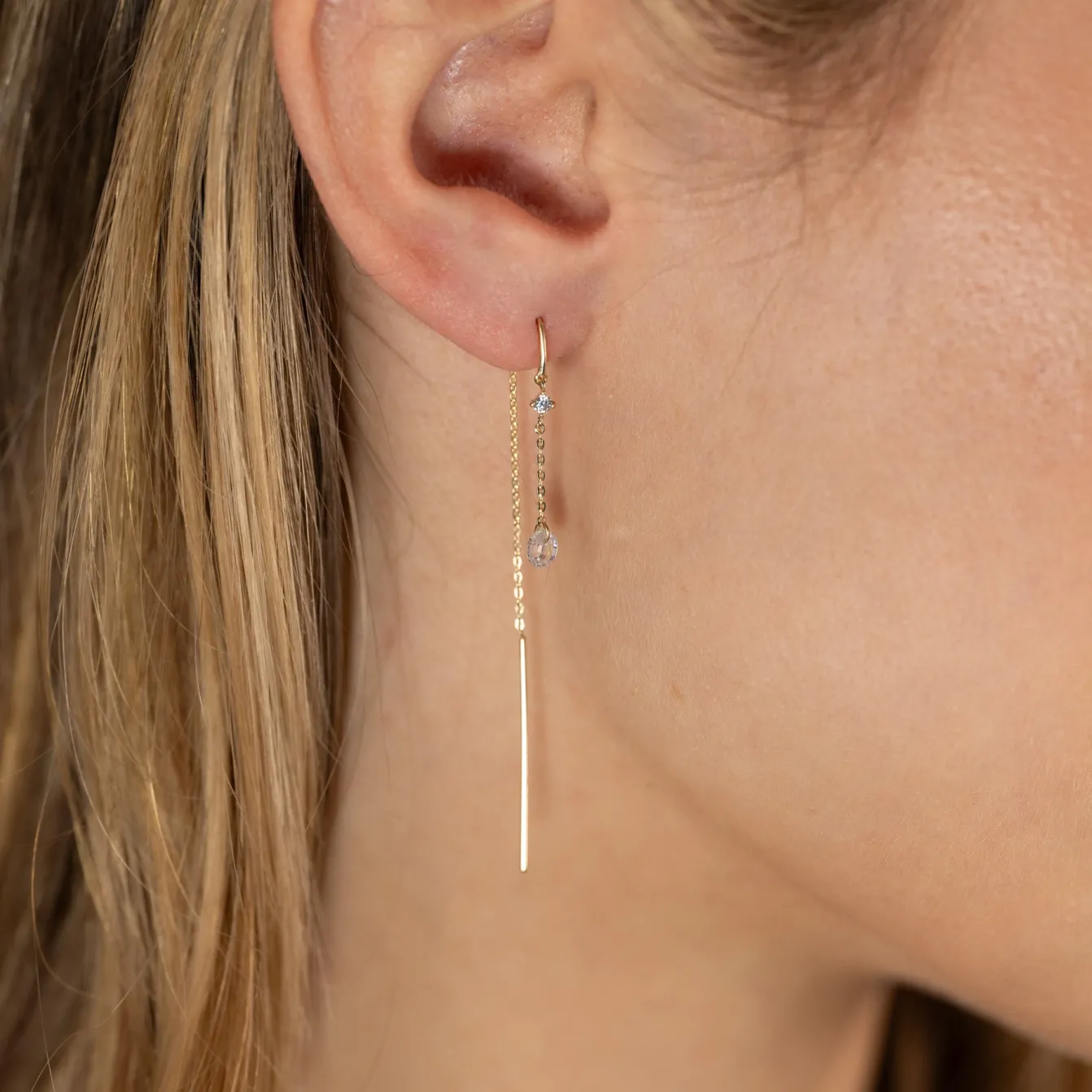 THEODORA CRYSTAL SOLID GOLD EARRING