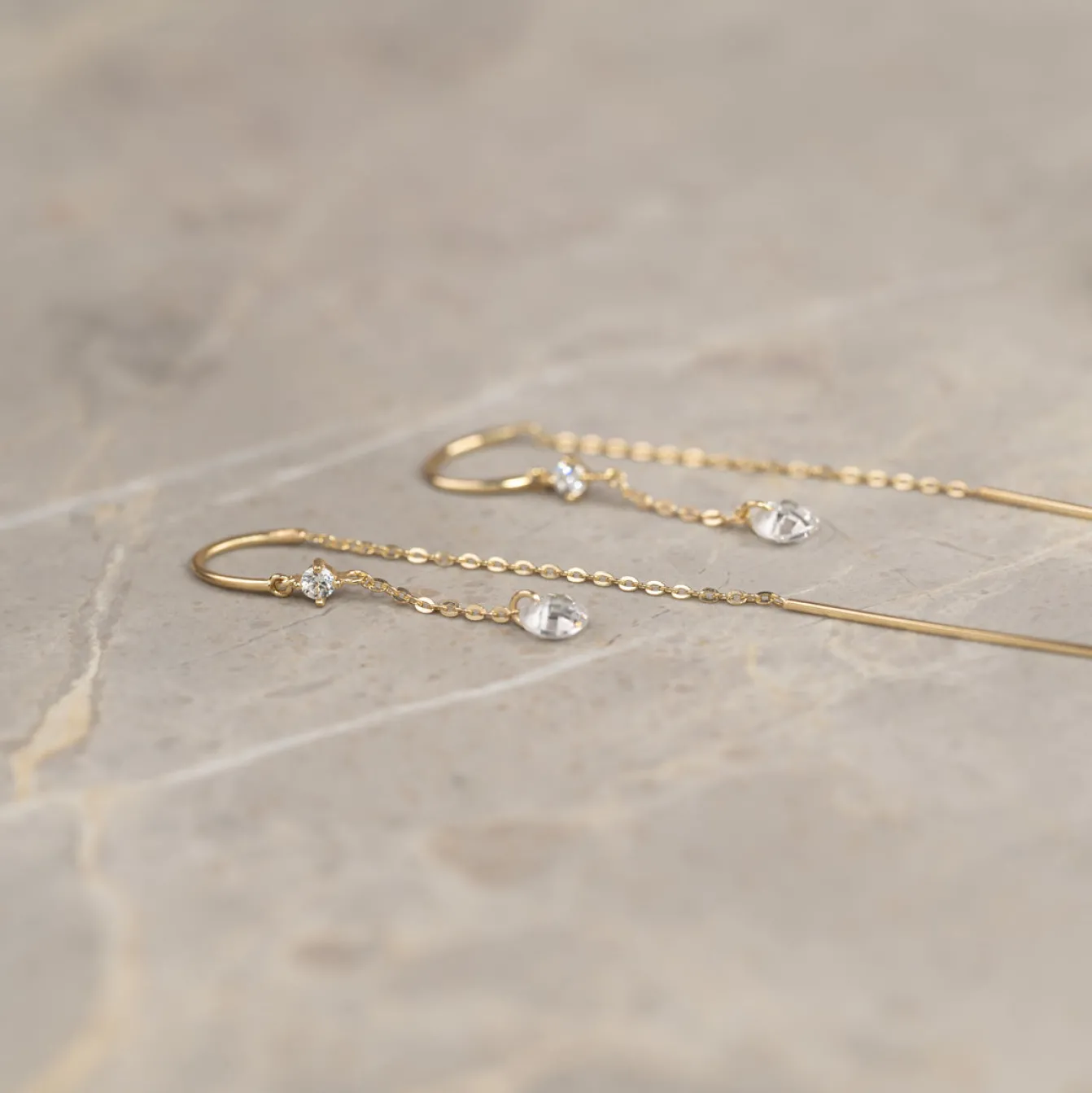 THEODORA CRYSTAL SOLID GOLD EARRING