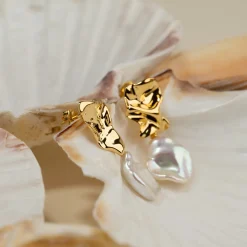 THORA PEARL GOLDEN EARRING