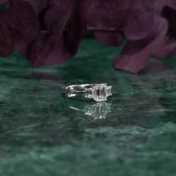 THREE-STONE EMERALD-CUT DIAMOND RING - 1.5ct - WG