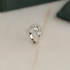 THREE-STONE OVAL-CUT DIAMOND RING - 2.0ct - WG