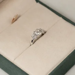THREE-STONE OVAL-CUT DIAMOND RING - 2.0ct - WG