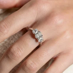 THREE-STONE OVAL-CUT DIAMOND RING - 2.0ct - WG
