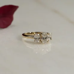 THREE-STONE OVAL-CUT DIAMOND RING - 2.0ct - YG