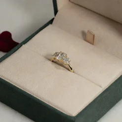 THREE-STONE OVAL-CUT DIAMOND RING - 2.0ct - YG
