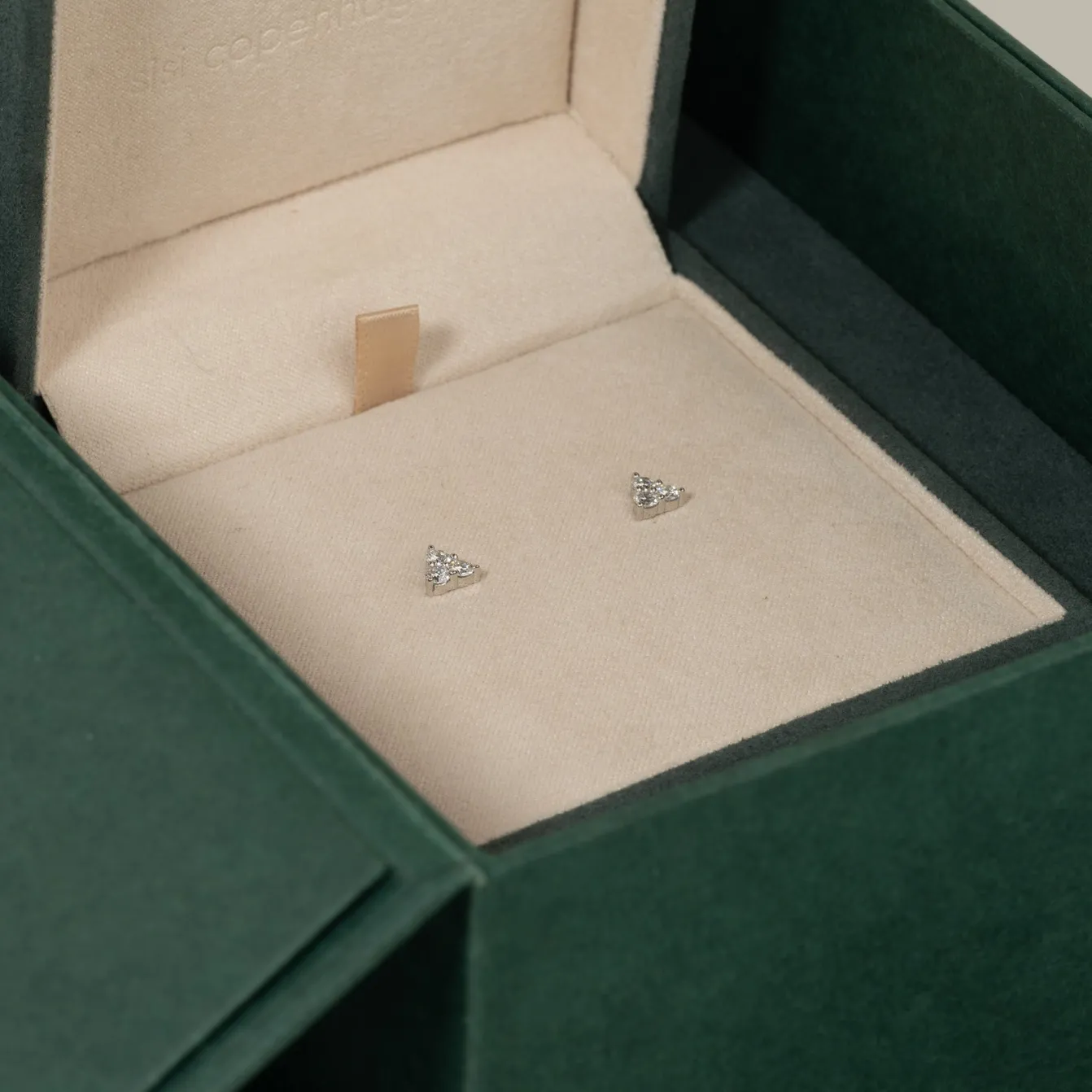 TRIO DIAMOND STUD EARRING - 0.43ct - WG