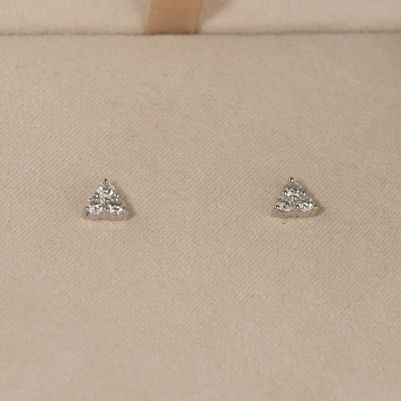 TRIO DIAMOND STUD EARRING - 0.43ct - WG