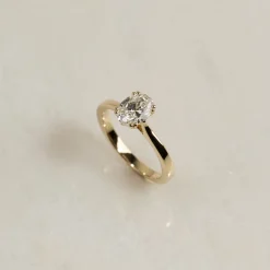 TULIP-SET OVAL-CUT DIAMOND RING - 1.0ct - YG