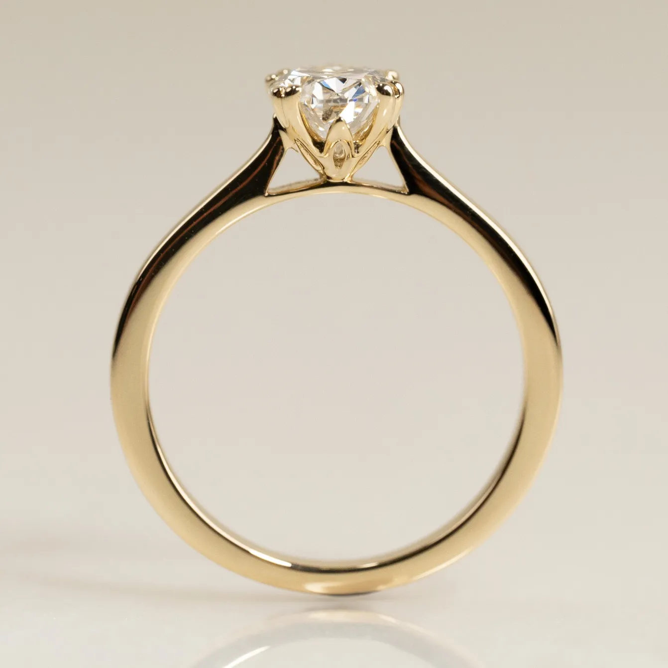 TULIP-SET OVAL-CUT DIAMOND RING - 1.0ct - YG