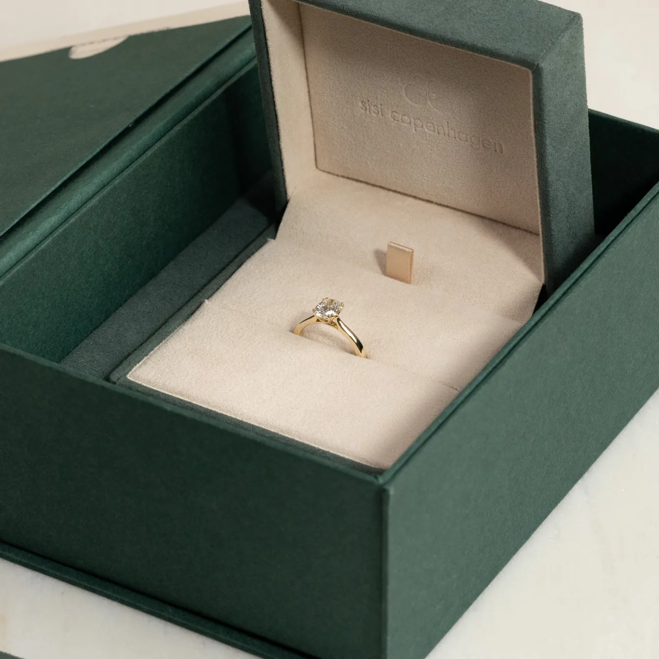 TULIP-SET OVAL-CUT DIAMOND RING - 1.0ct - YG