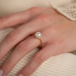 ULA PEARL GOLDEN RING
