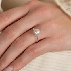 ULA PEARL SILVER RING