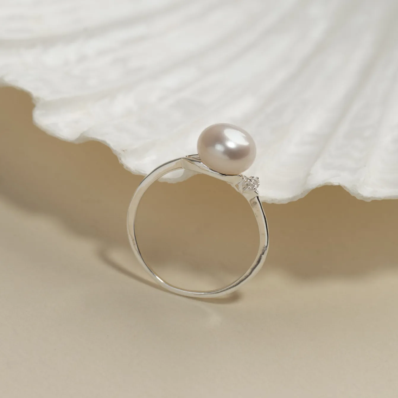 ULA PEARL SILVER RING