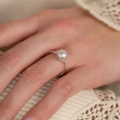 ULA PEARL SILVER RING