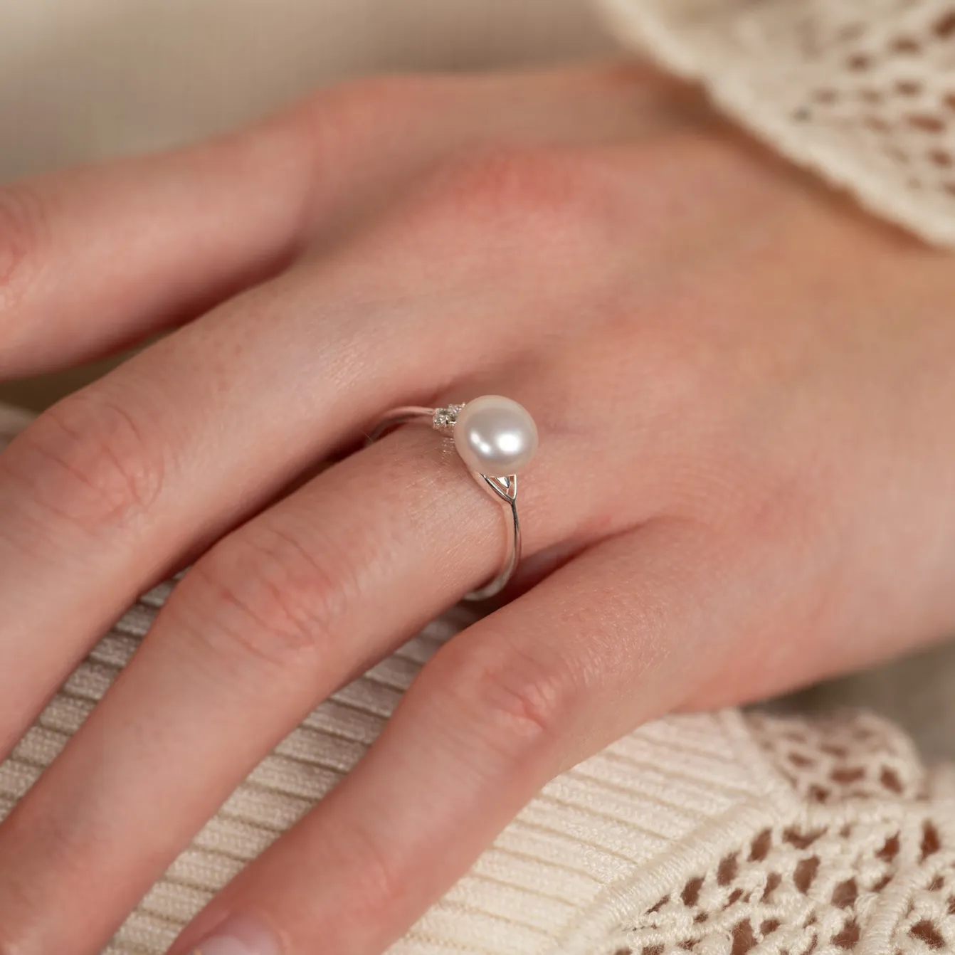 ULA PEARL SILVER RING