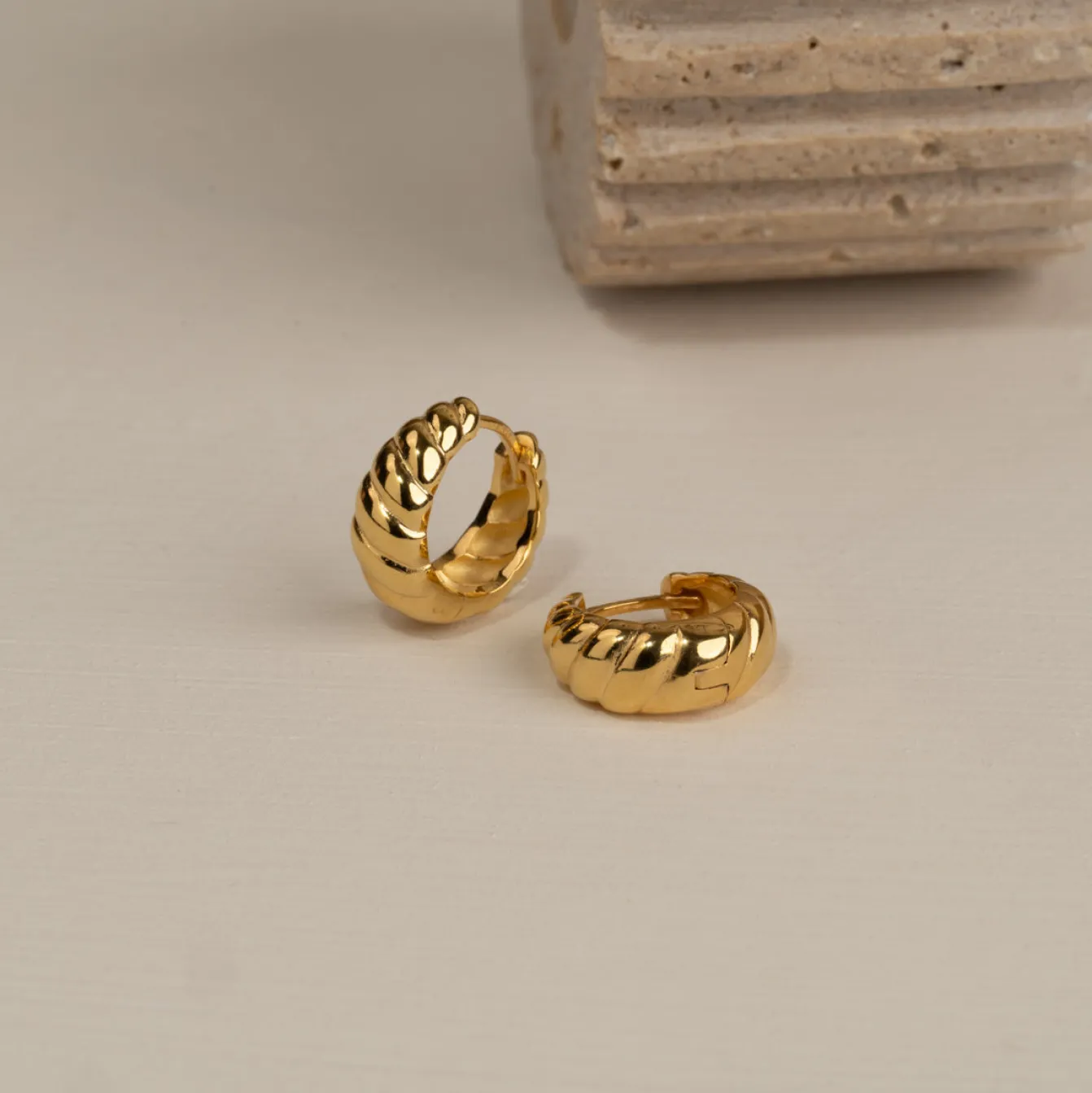 ULRIKKA GOLDEN CREOL EARRING