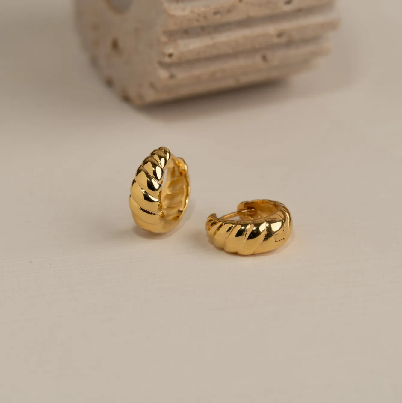 ULRIKKA GOLDEN CREOL EARRING