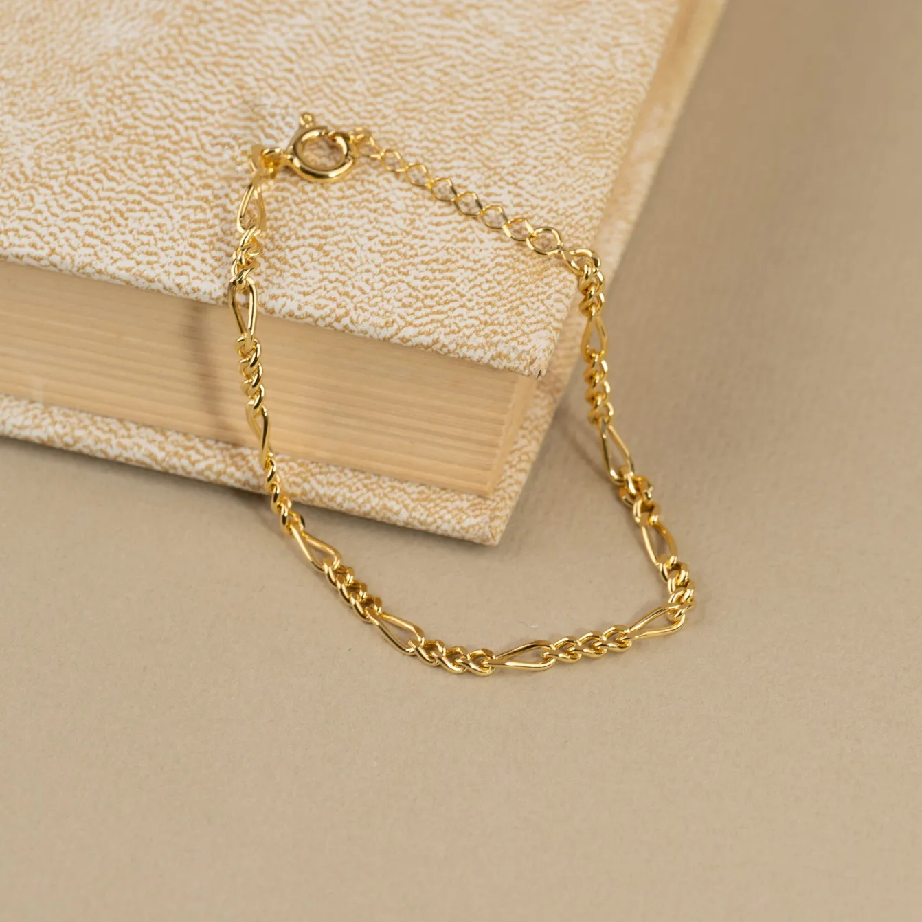 UMA MEDIUM FIGARO GOLDEN BRACELET - Sisi Copenhagen