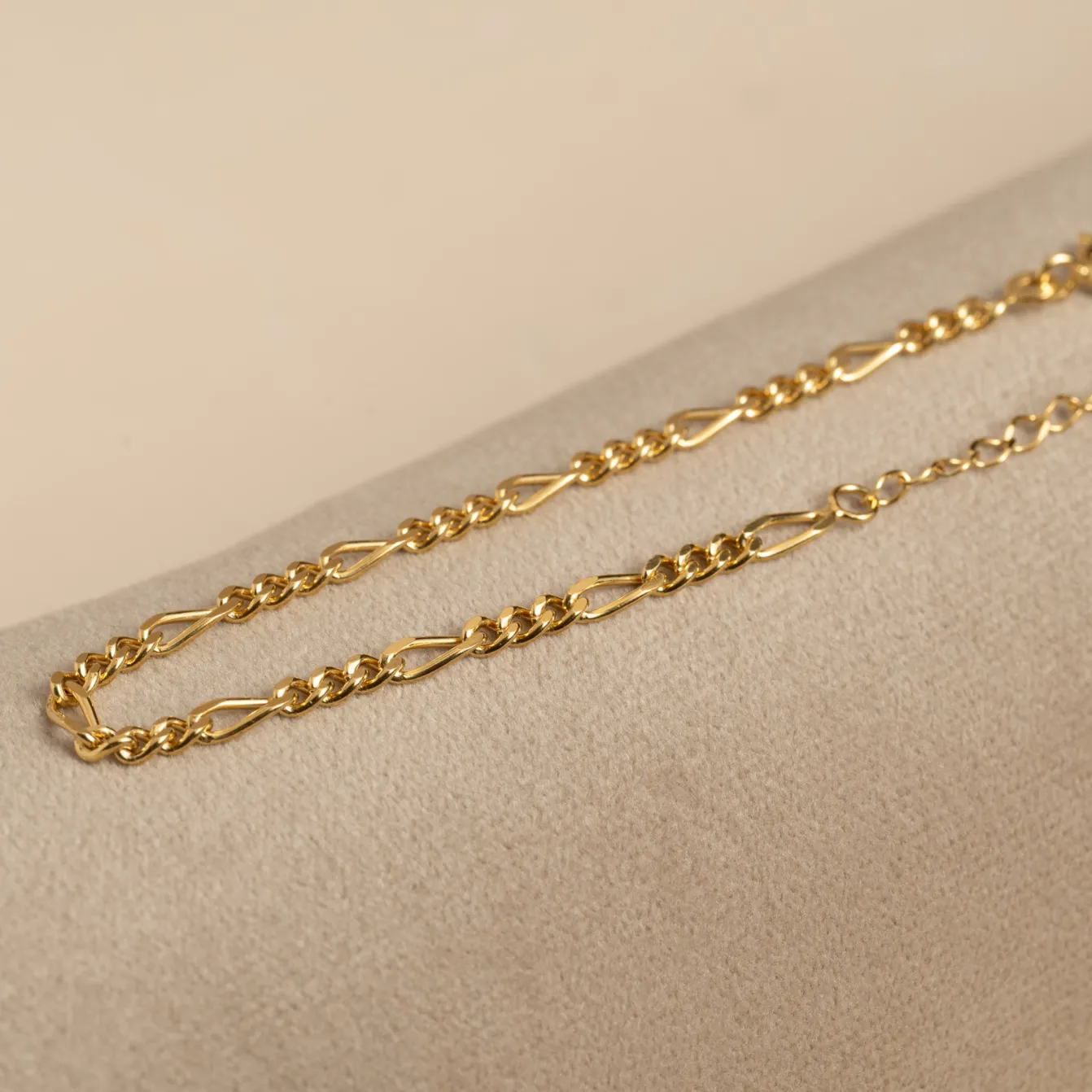 UMA MEDIUM FIGARO GOLDEN BRACELET - Sisi Copenhagen