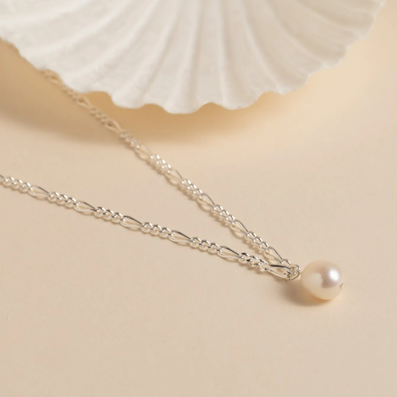 UMA PEARL MEDIUM FIGARO SILVER CHAIN - Sisi Copenhagen
