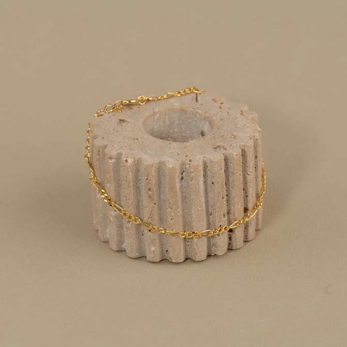 UMA SMALL FIGARO GOLDEN BRACELET - Sisi Copenhagen