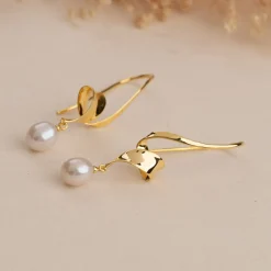 Vita Perle Guld Ørering - Sisi Copenhagen