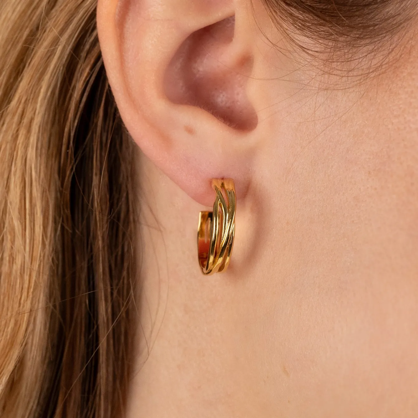 WILLOW GOLDEN CREOL EARRING
