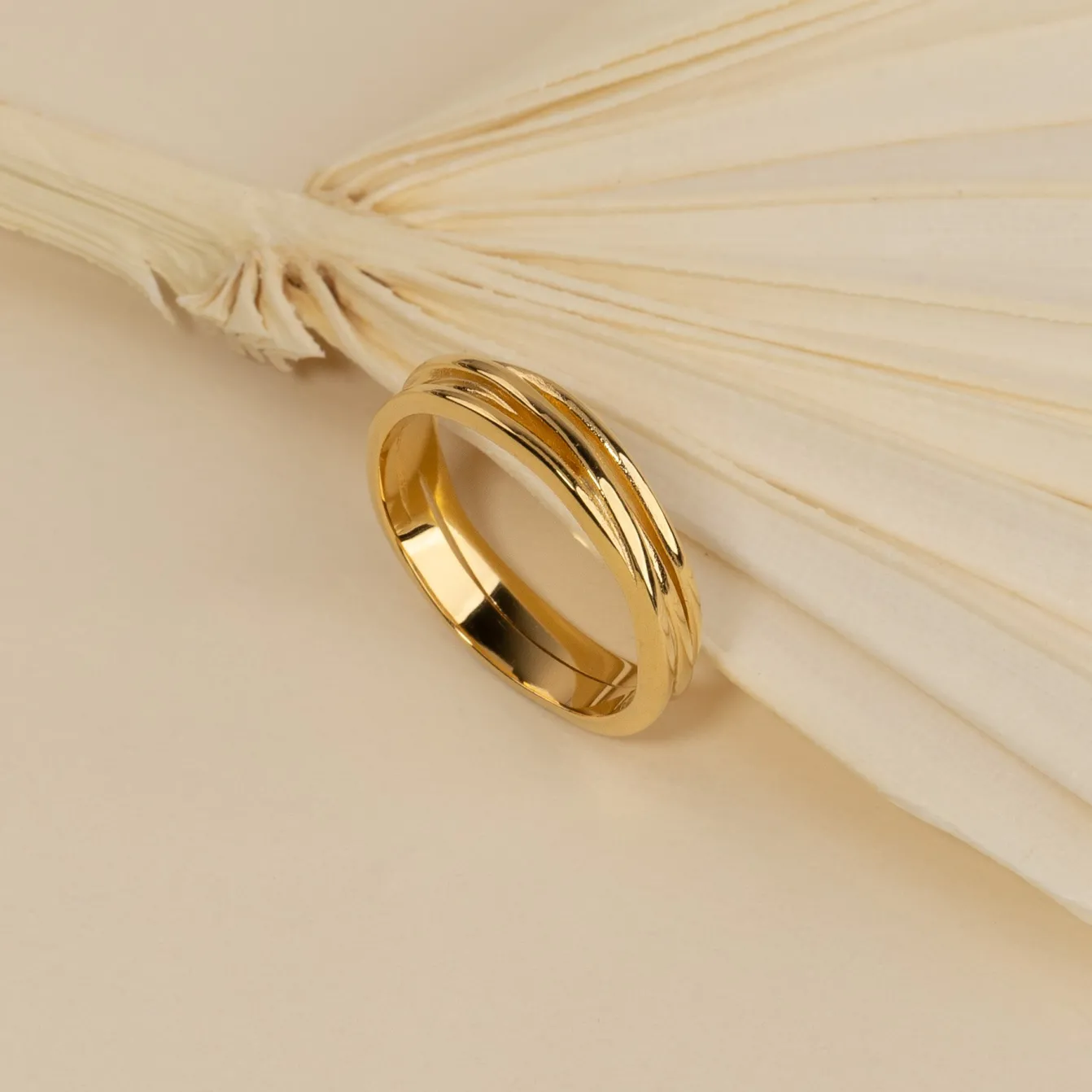 WILLOW GOLDEN RING