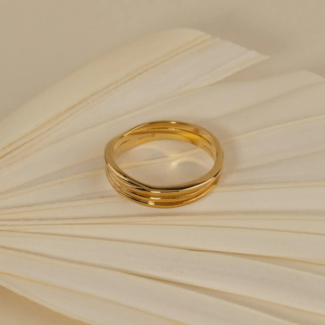WILLOW GOLDEN RING