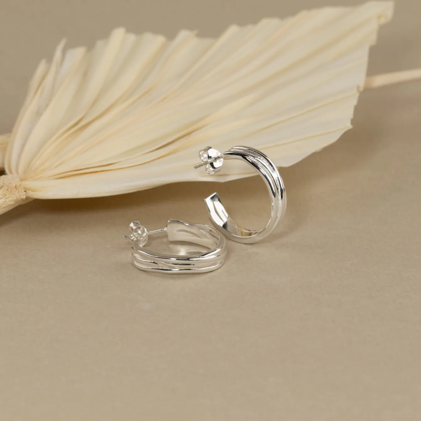 WILLOW SILVER CREOL EARRING